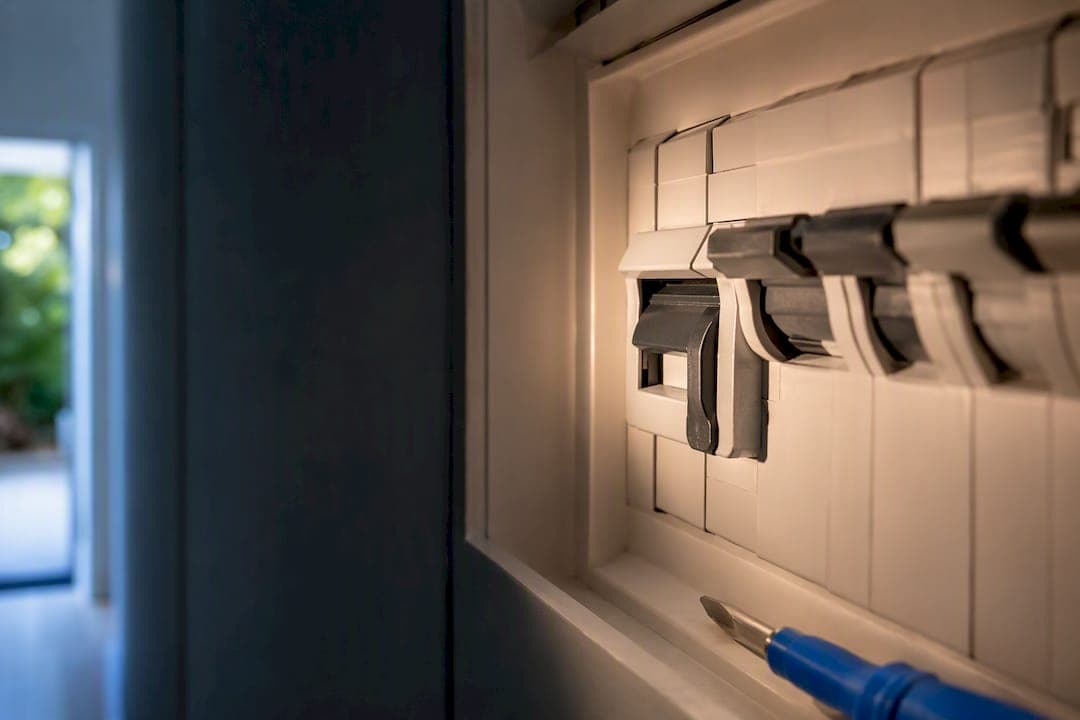 Homeowners: 4 Causes of Circuit Breaker Trips and When to Call
